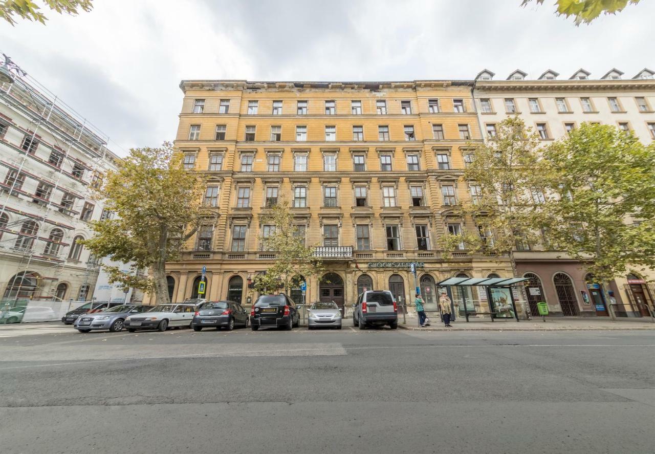 Atlanta Apartment Is In The Heart Of Budapest Exterior foto